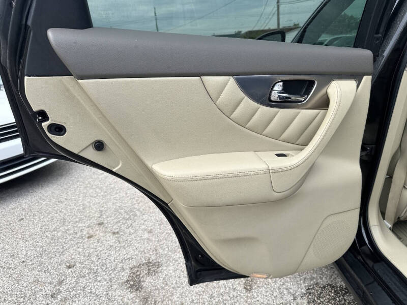 2011 Infiniti FX35
