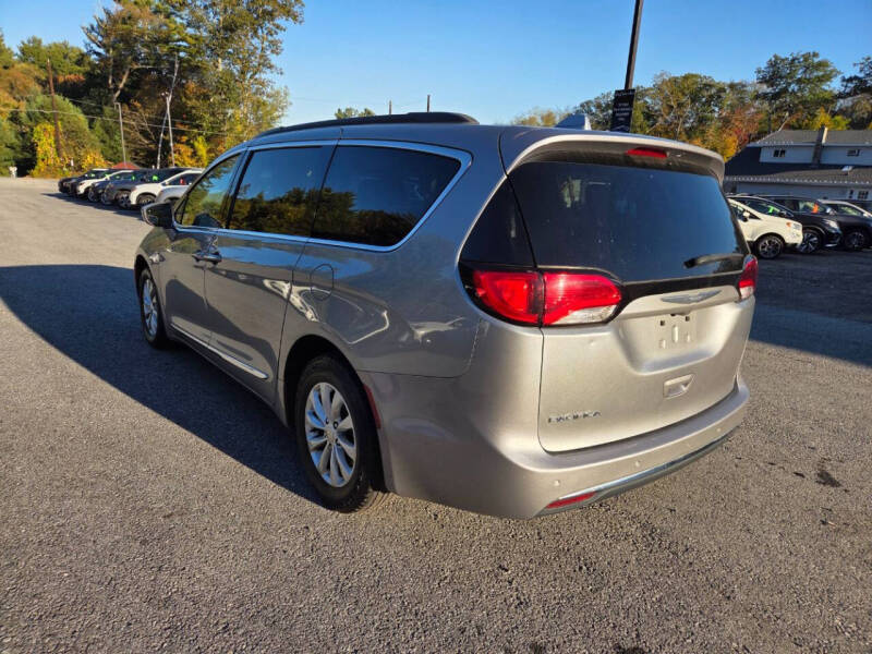 2017 Chrysler Pacifica Touring-L
