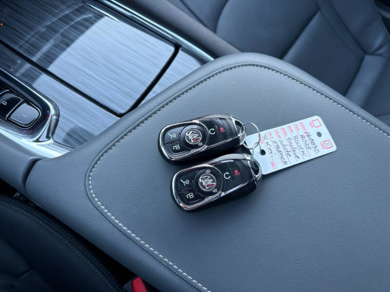 2023 Buick Enclave Essence