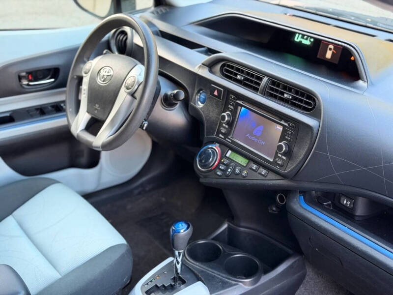 2013 Toyota Prius c