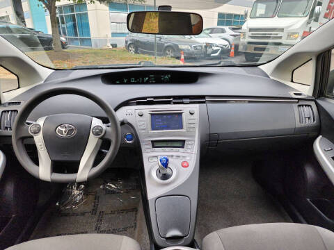 2012 Toyota Prius Two