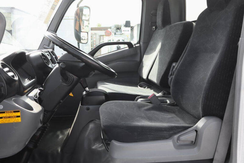 2017 Hino 195