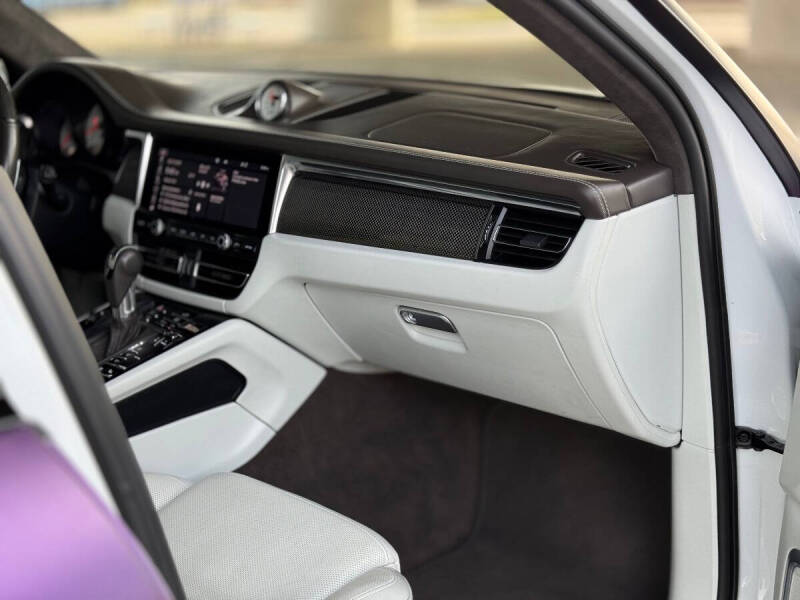 2021 Porsche Macan Turbo
