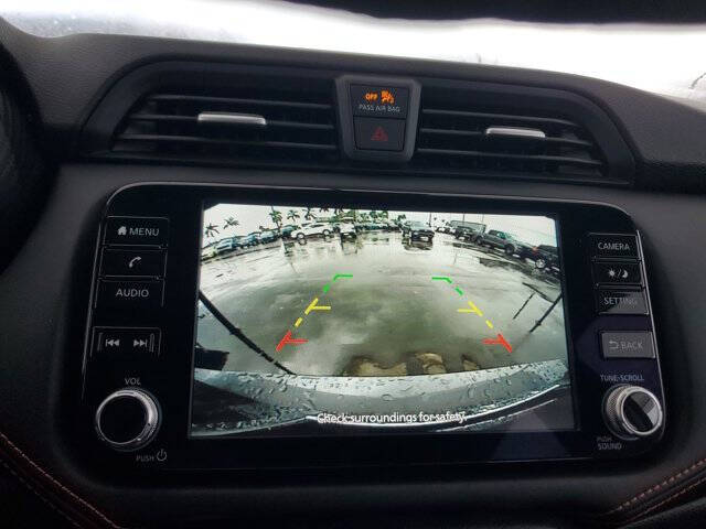 2023 Nissan Versa SR