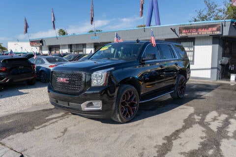 2019 GMC Yukon for sale at CABRERA AUTO SALES in Hialeah Gardens FL