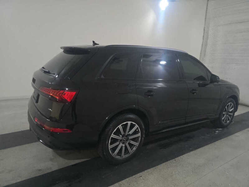 2023 Audi Q7 quattro Premium Plus 45 TFSI