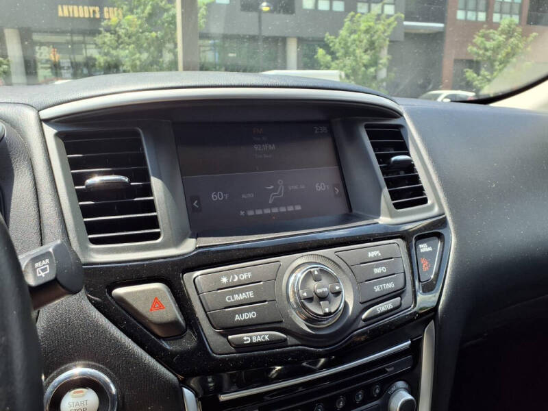 2019 Nissan Pathfinder SV