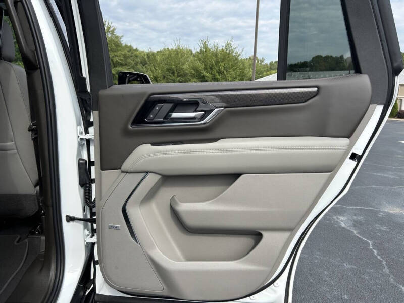 2025 GMC Yukon Elevation