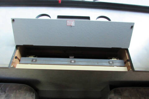 2001 Winnebago Rialta