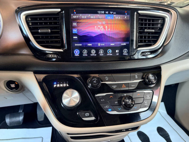 2017 Chrysler Pacifica Touring