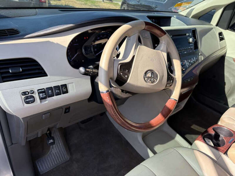 2014 Toyota Sienna