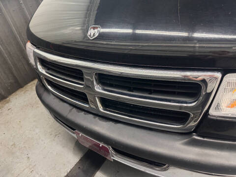 1999 Dodge Ram Van 1500