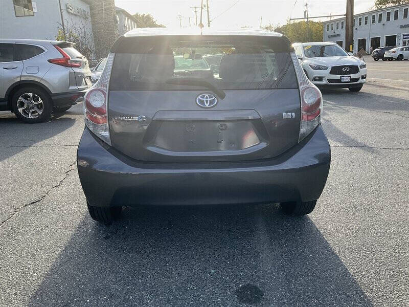 2014 Toyota Prius c Two