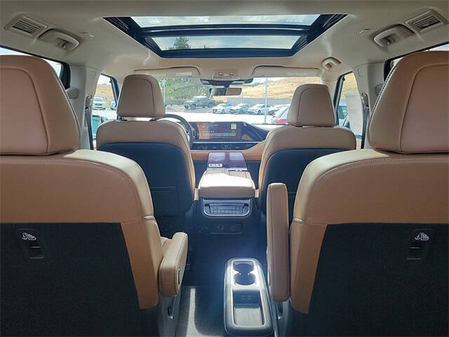 2025 Infiniti QX80 Luxe