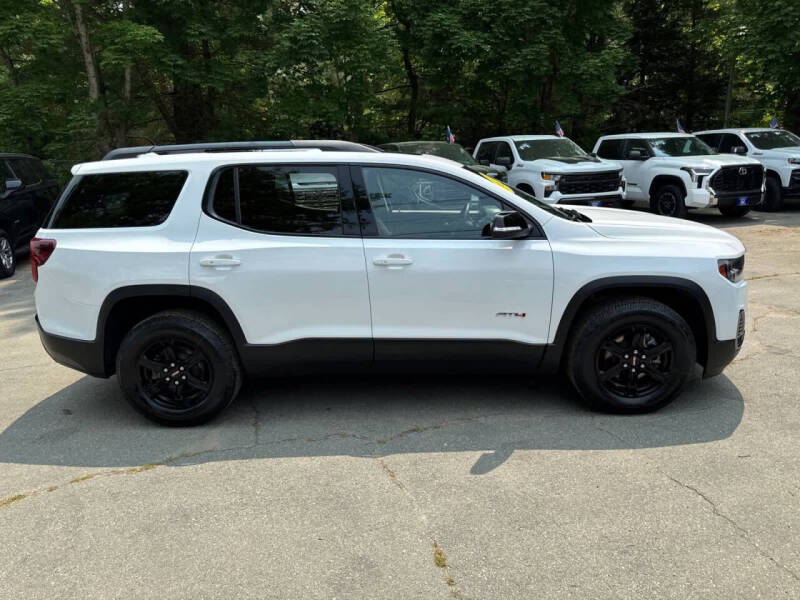 2023 GMC Acadia AT4
