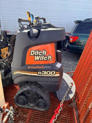 2016 Ditch Witch R300