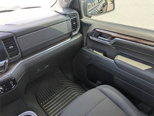 2024 GMC Sierra 1500 Elevation Standard