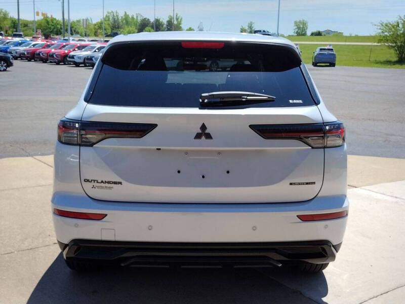 2026 Mitsubishi Outlander LE