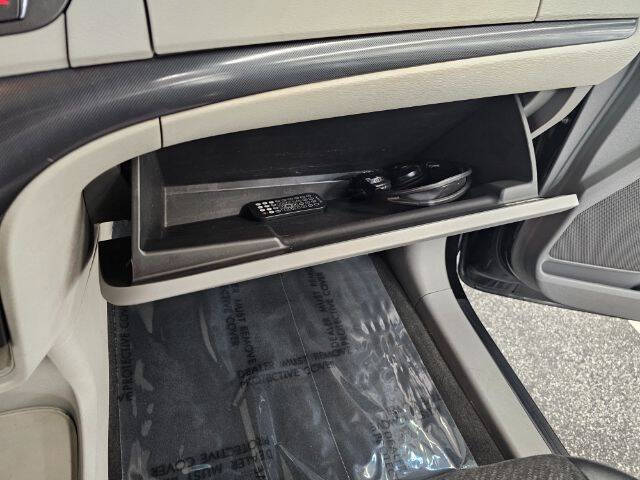 2012 Toyota Sienna SE 8-Passenger