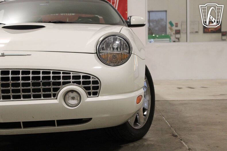 2002 Ford Thunderbird Deluxe