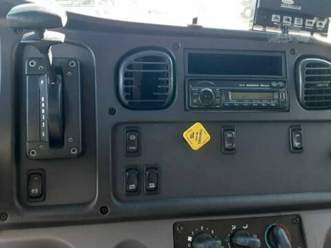 2016 Freightliner M2 106