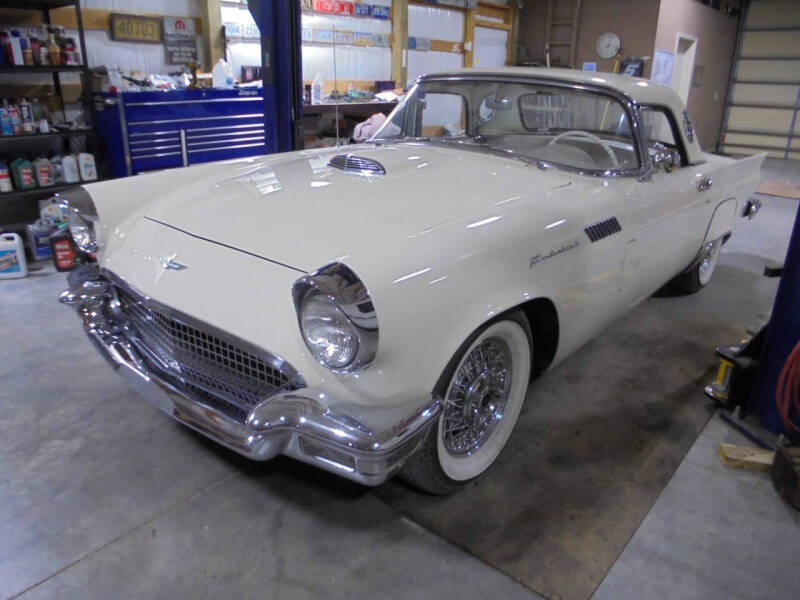 1957 Ford Thunderbird