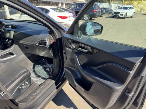 2018 Jaguar F-PACE S