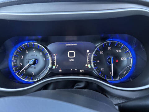 2027 Chrysler Pacifica Select