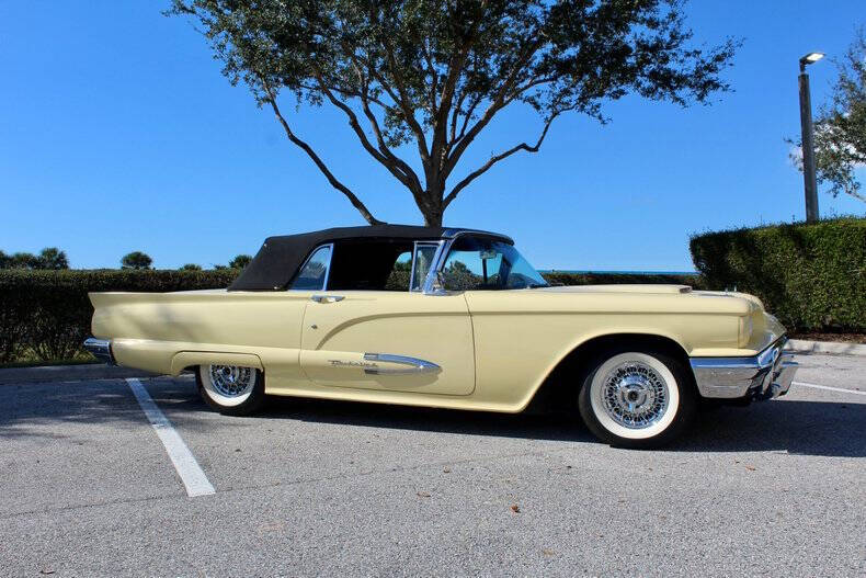1959 Ford Thunderbird