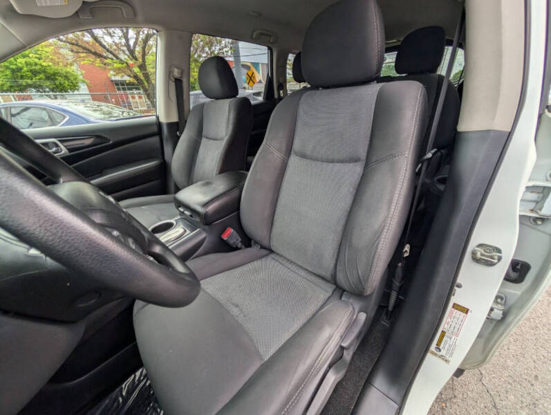 2020 Nissan Pathfinder S