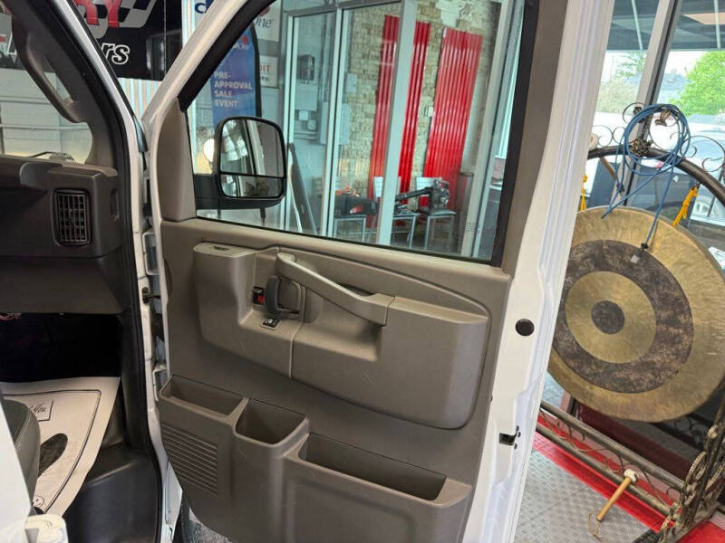 2024 GMC Savana 2500