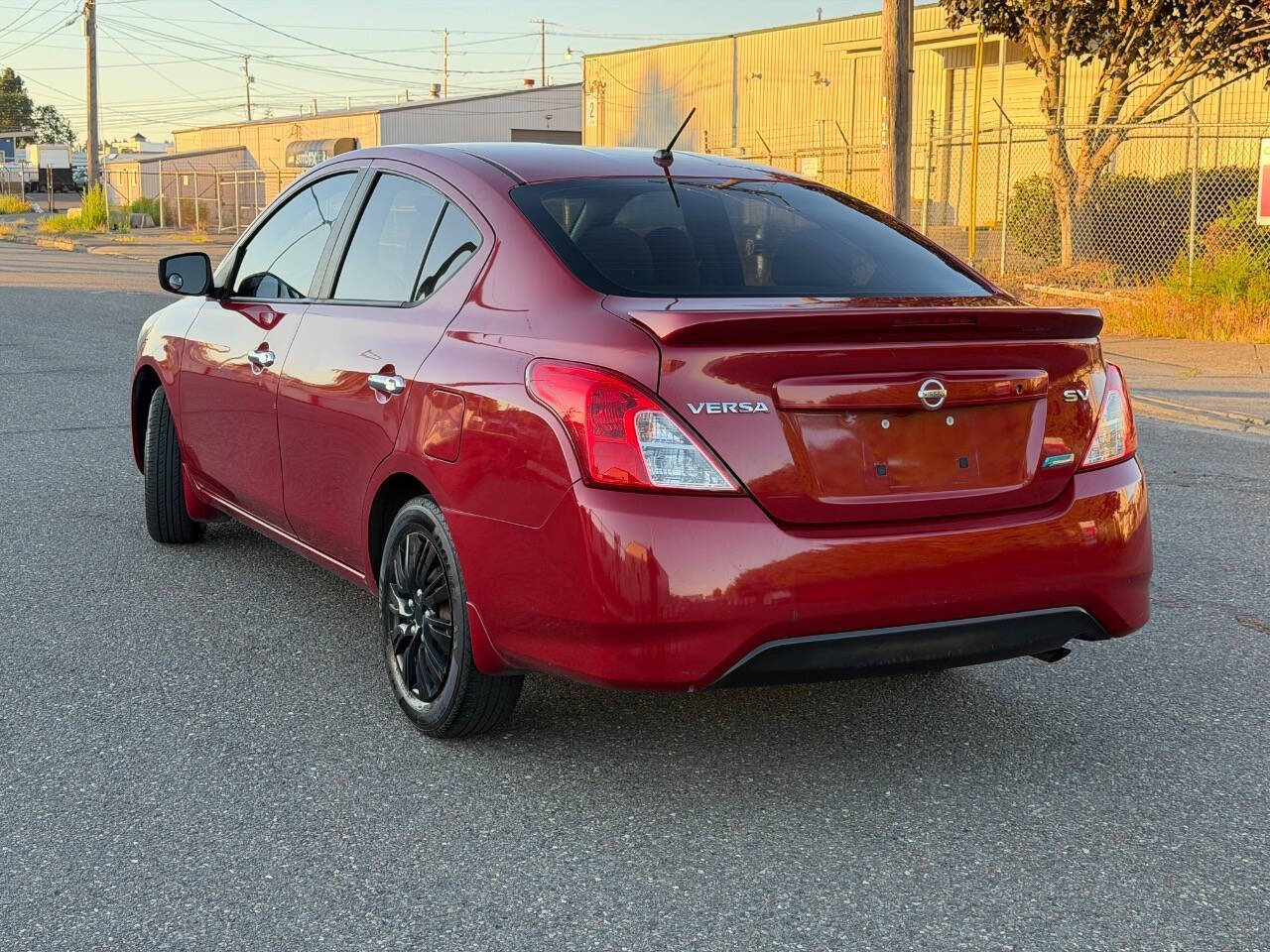 View vehicle photo 3