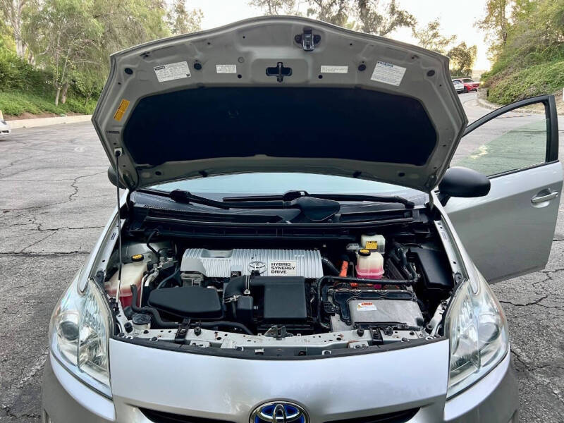 2010 Toyota Prius III