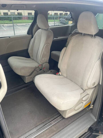 2012 Toyota Sienna