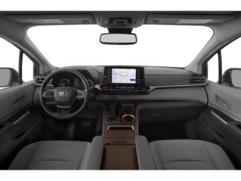 2023 Toyota Sienna LE 8-Passenger