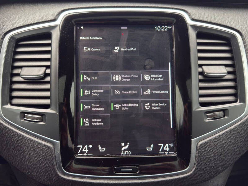 2022 Volvo XC90 T5 Momentum