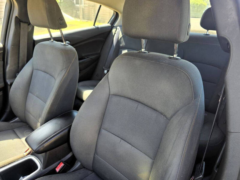 2018 Chevrolet Cruze LS Auto