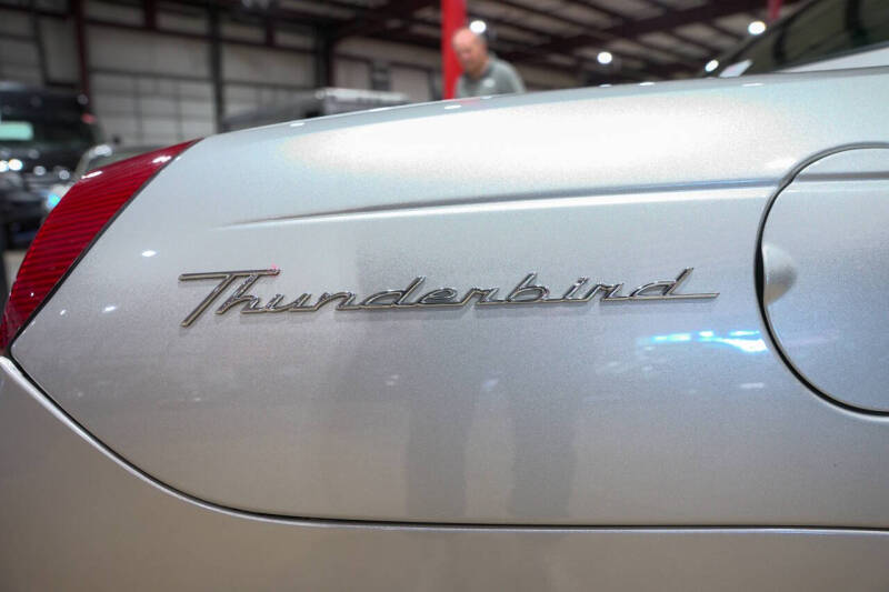 2004 Ford Thunderbird Deluxe