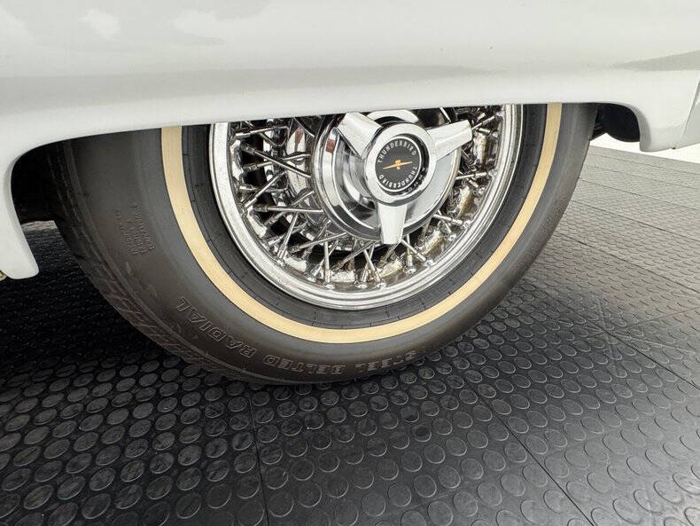 1962 Ford Thunderbird