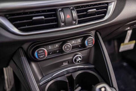 2025 Alfa Romeo Stelvio