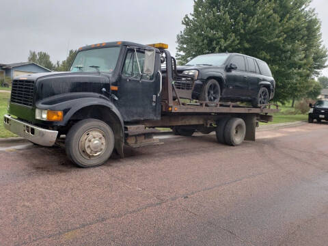 1999 International rollback wrecker tow truck for sale at Geareys Auto Sales of Sioux Falls, LLC in Sioux Falls SD