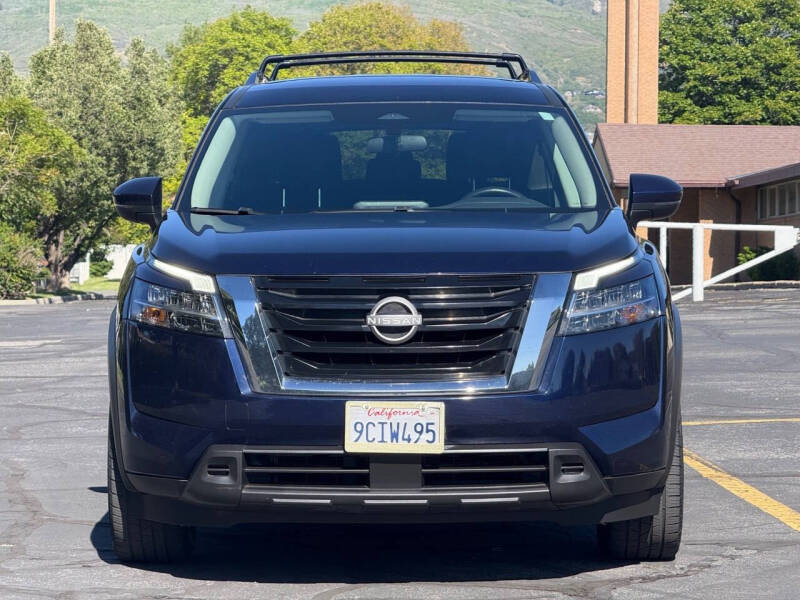 2022 Nissan Pathfinder SV