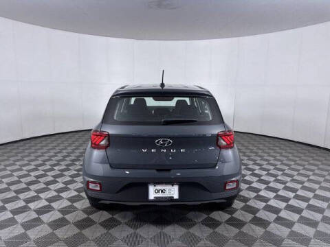 2026 Hyundai Venue SE