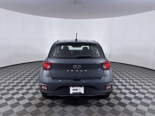 2026 Hyundai Venue SE