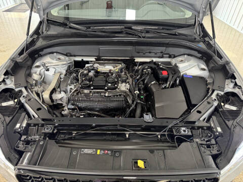 2024 Volvo XC60 B5 Core Dark Theme