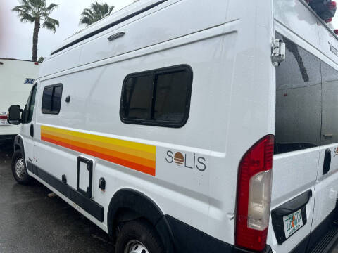 2023 Winnebago Solis