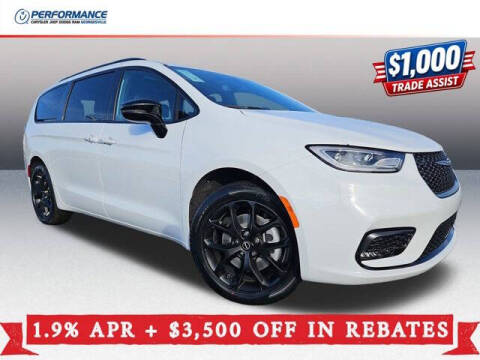 2026 Chrysler Pacifica Select
