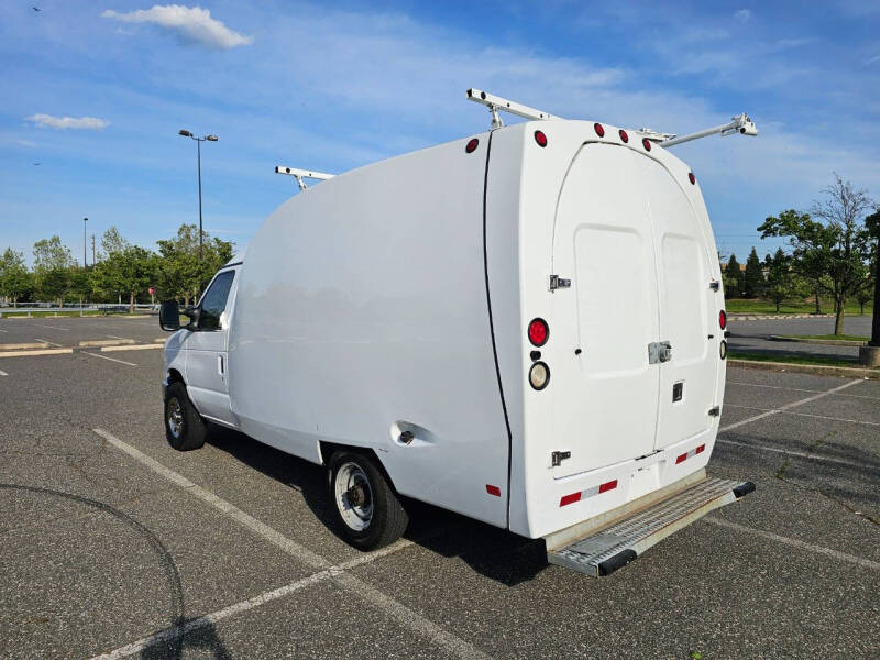 2013 Ford E-Series E-350 SD