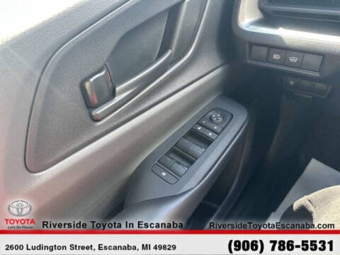 2025 Toyota Prius LE