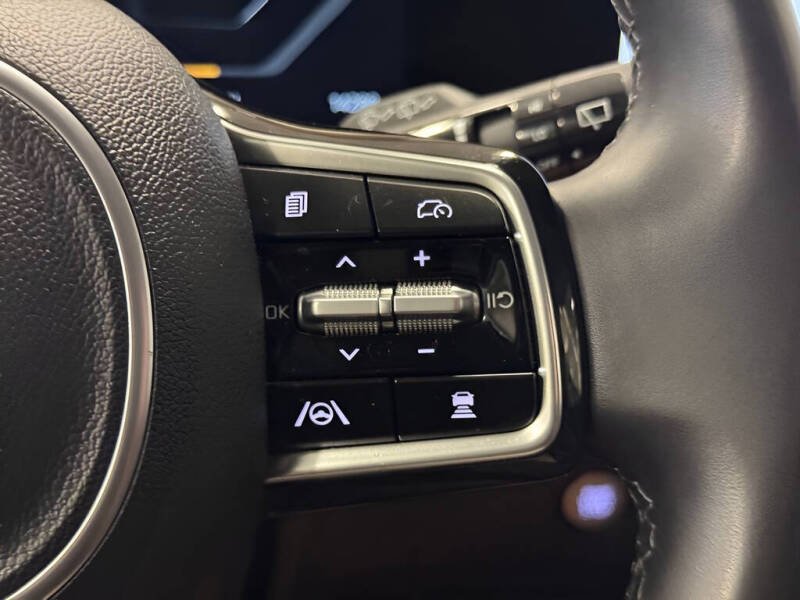 2025 Kia Carnival SX